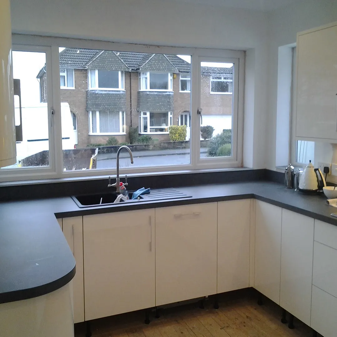 white kitchen, laminate, modern kitchen install