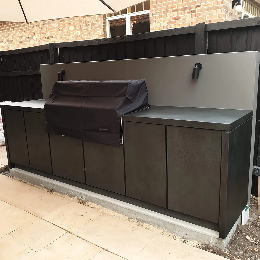 OUTDOOR kitchen install, STONE benchtops, mason mitre